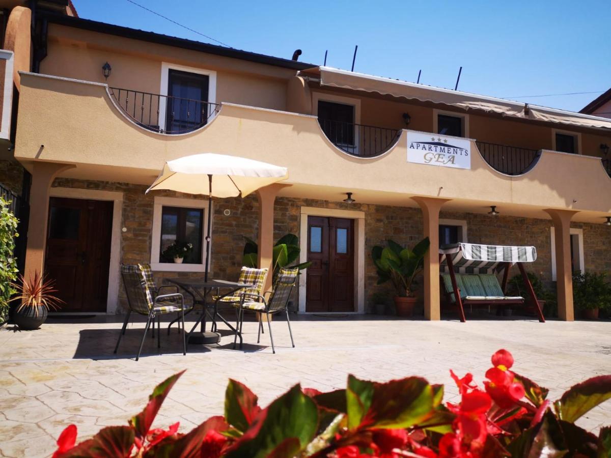 לוסיה Apartments Gea מראה חיצוני תמונה