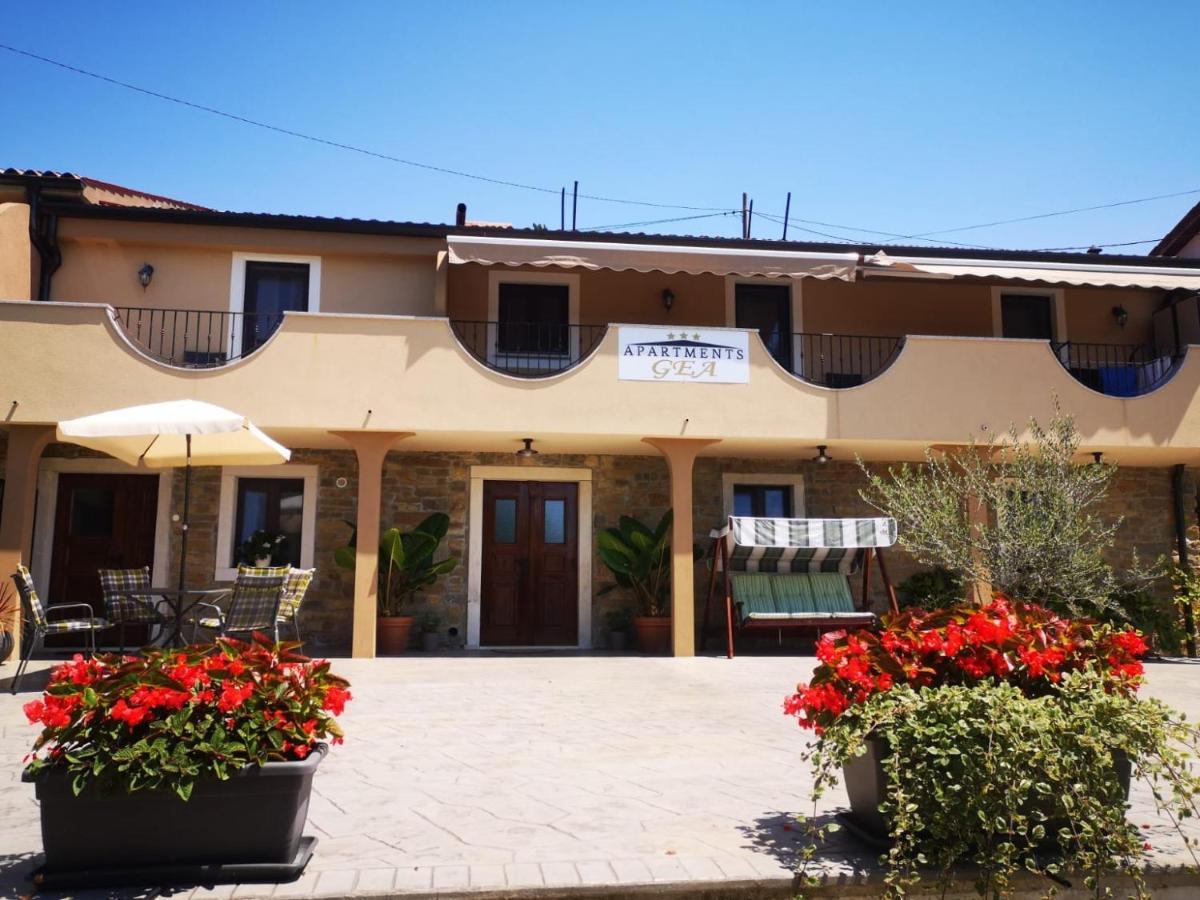 לוסיה Apartments Gea מראה חיצוני תמונה