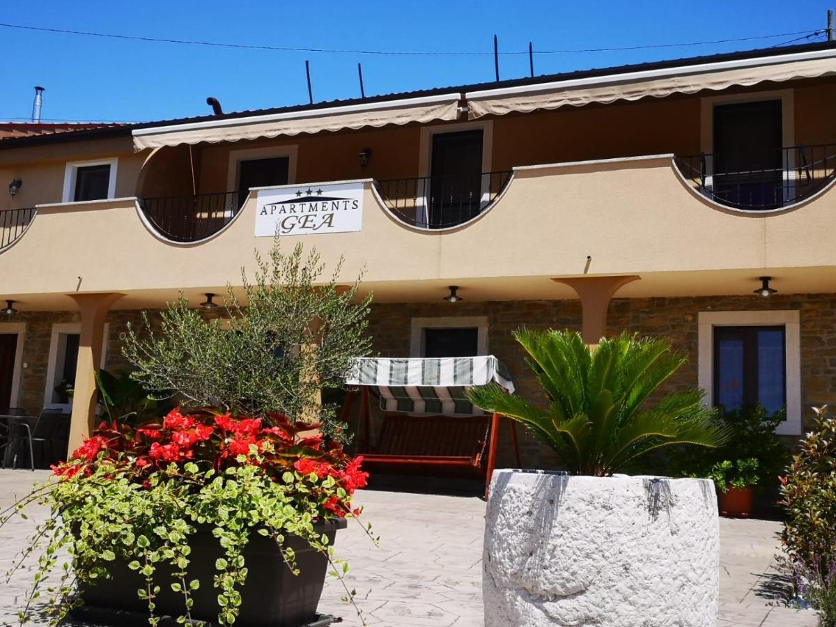 לוסיה Apartments Gea מראה חיצוני תמונה
